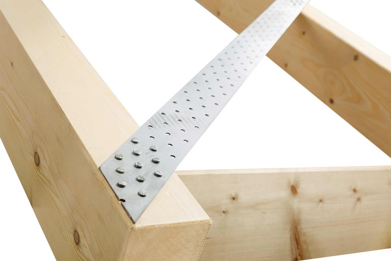 Construcție din lemn cu bandă de oțel pentru conectori din lemn