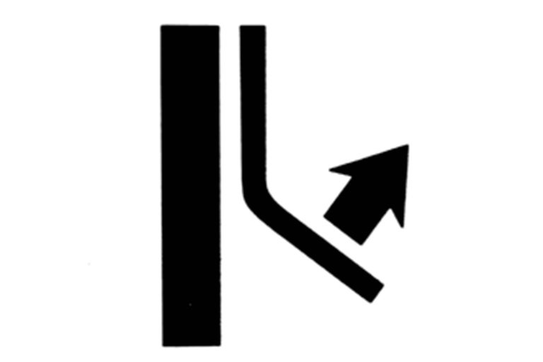 Traseul drumului principal cu săgeată de virare