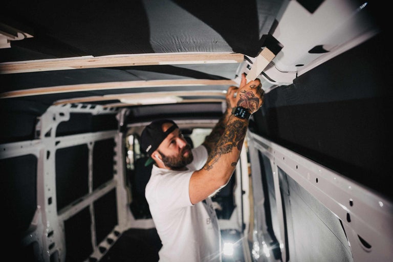 Amenajarea autorulotei: construiți singur căptușeala