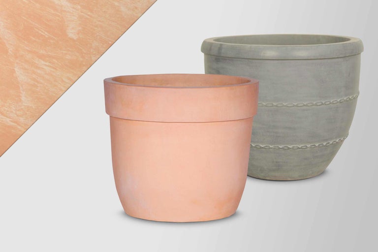 Două jardiniere din teracotă și ceramică