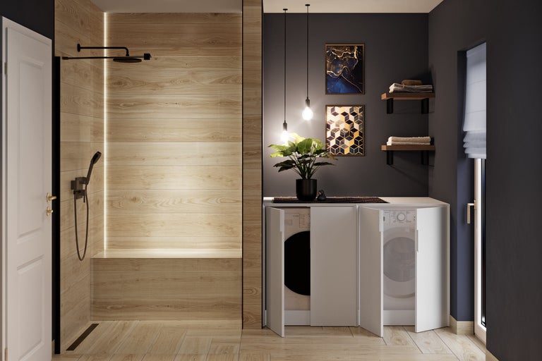 Baie modernă și organizată cu duș de tip walk-in cu aspect de lemn, baterii negre și dulap alb pentru mașina de spălat.