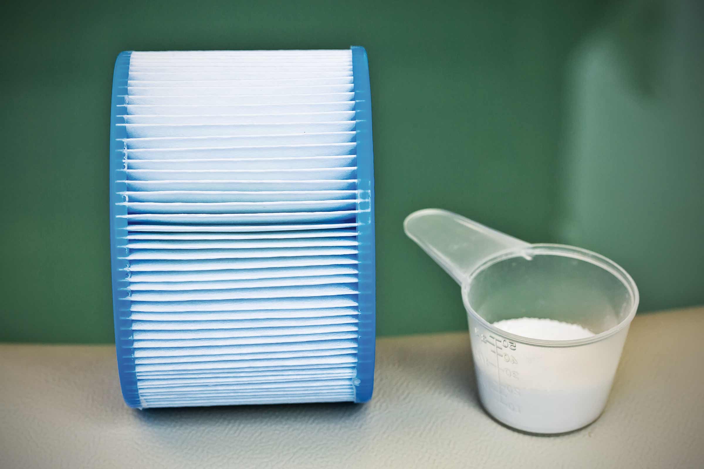 Filtru de piscină cu lingură de măsurare pentru detergent