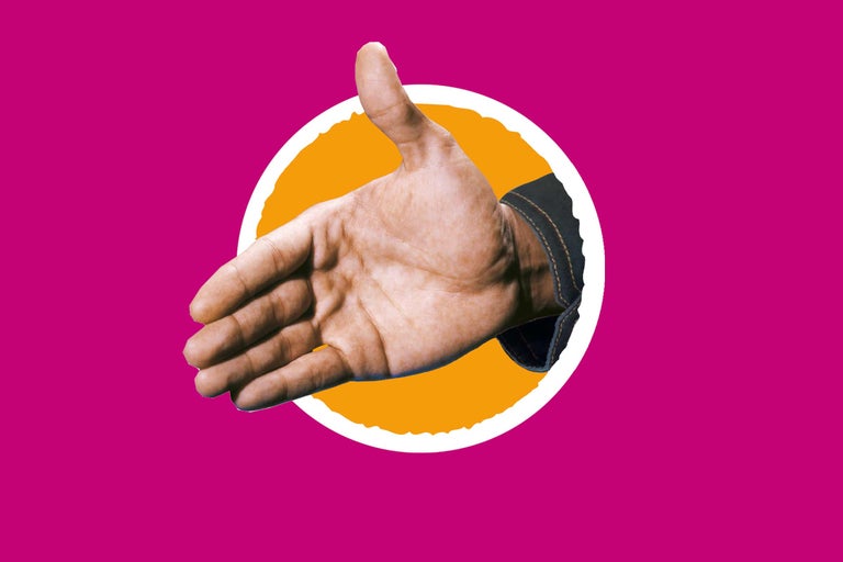 Mână deschisă pentru o strângere de mână în fața unui cerc galben