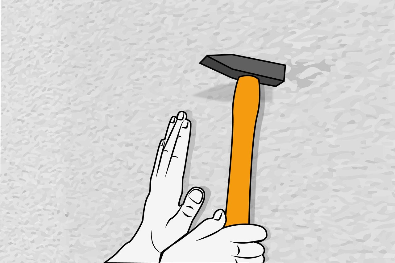 Ilustrație cu un ciocan și o mână în fața unui perete