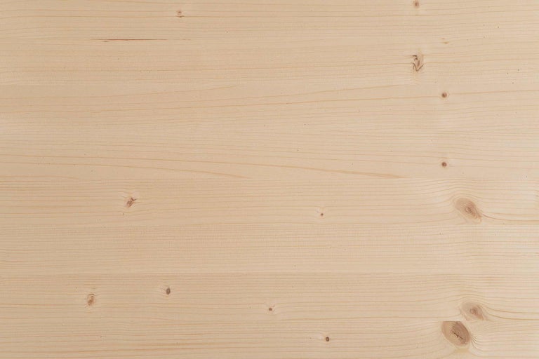 Suprafață din lemn cu granulație și noduri