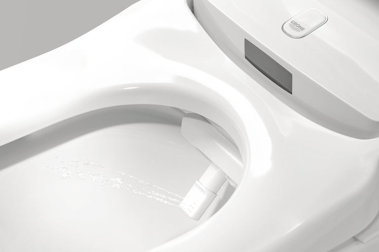 WC cu duș Grohe cu curățare în curs