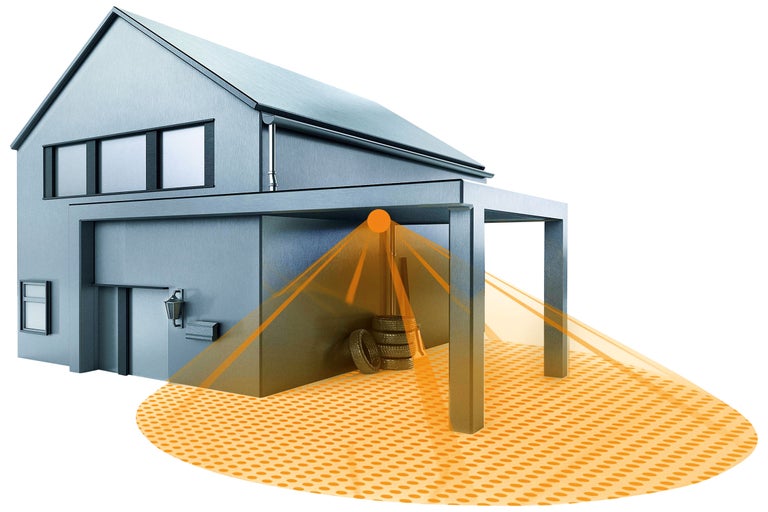 Casă cu senzor de mișcare și iluminare