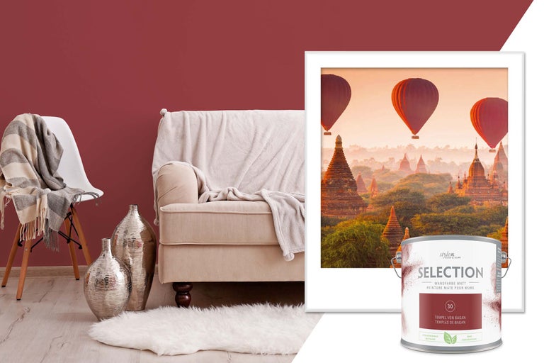 Decorativă cameră de zi cu vopsea de perete Style Color Selection, canapea și accesorii pentru casă