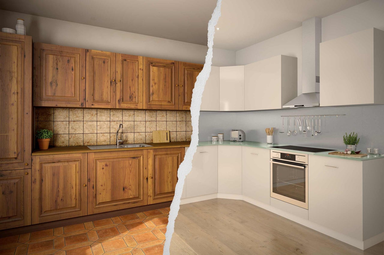 Imagine comparativă cu bucătării: Bucătărie rustică din lemn versus bucătărie modernă