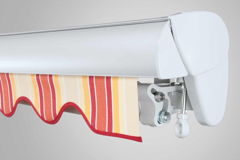 Copertină cu material în dungi și mecanism