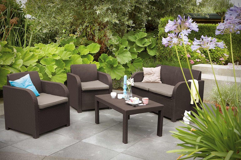 Set de mobilier de grădină din ratan cu fotoliu, canapea și masă în grădină