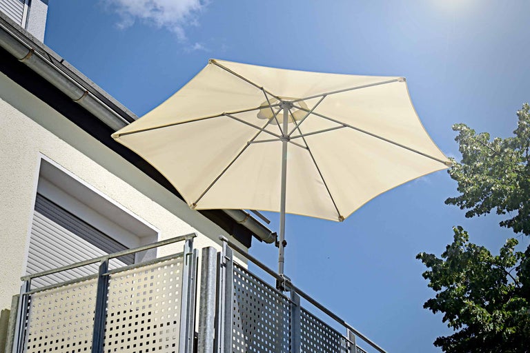 Instalarea protecției solare pe balcon