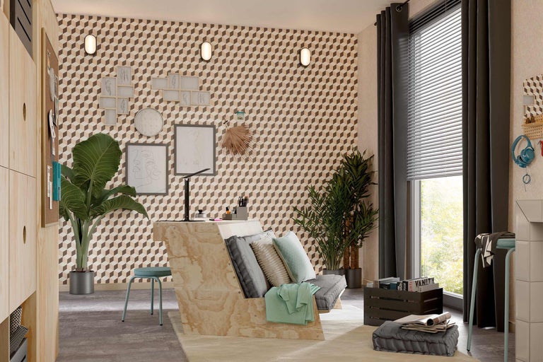 Birou luminos cu birou, scaun, decorațiuni și plante de interior