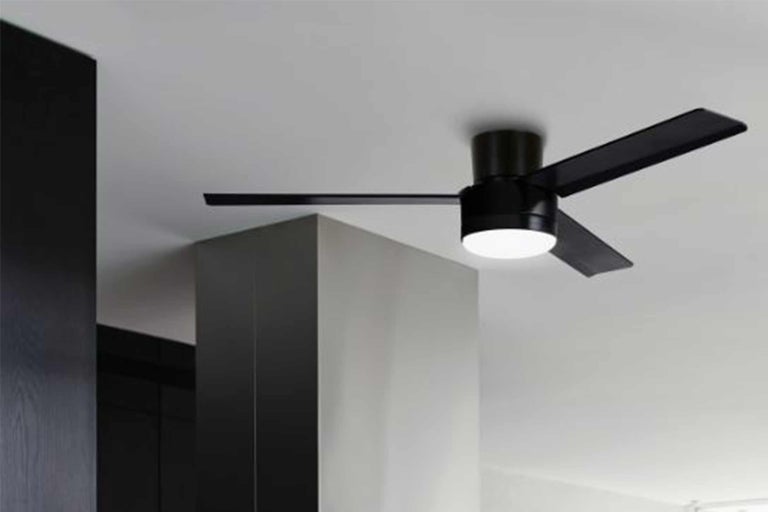 Ventilator de tavan cu iluminare pentru interior