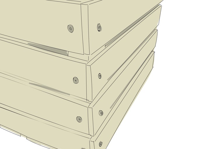 Trei tăvi din lemn stivuite, fixate cu șuruburi