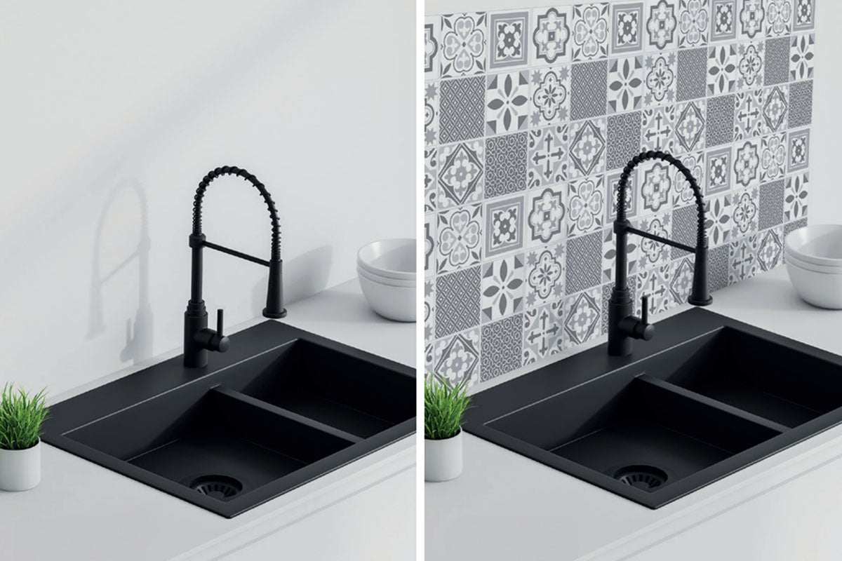 Scenă de bucătărie cu chiuvetă dublă neagră, robinet și plăci de mozaic ca protecție împotriva stropilor