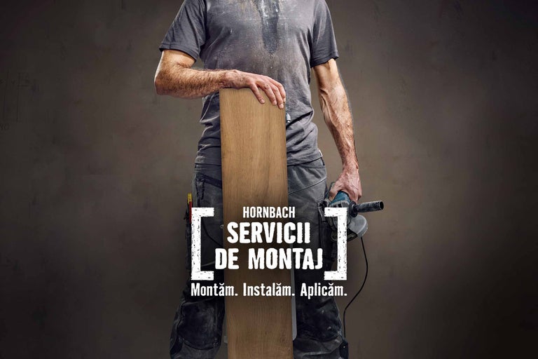 Meseriaș ține o scândură de lemn și un polizor unghiular, Serviciul de montaj Hornbach