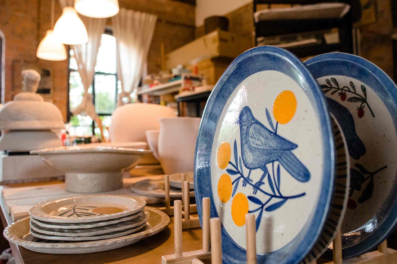 Farfurie ceramică cu motiv pasăre