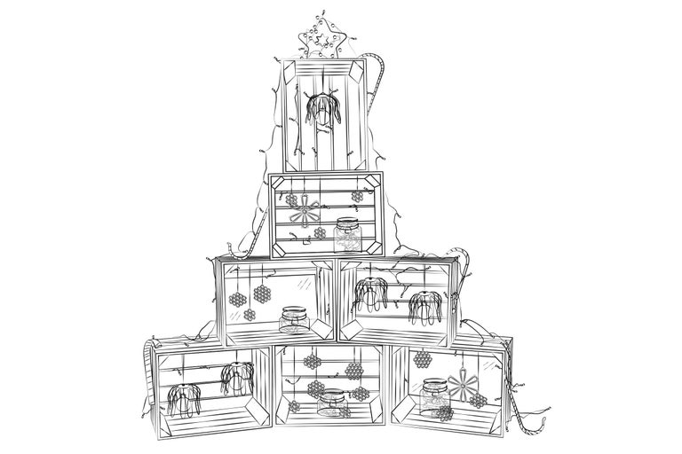 Lăzi decorative din lemn cu decorațiuni de Crăciun și ghirlande luminoase