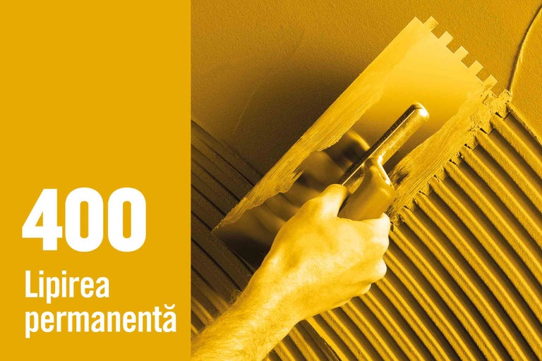 Aplicare adeziv pentru faianță cu o gletieră cu dinți