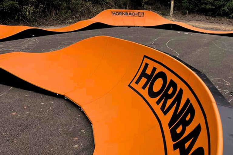 Instalație Hornbach Pumptrack în aer liber
