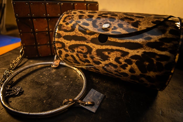 Genți de mână decorative cu model animal și design din lemn