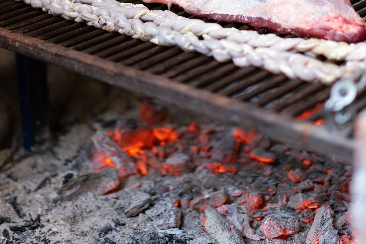 Grătar cu cărbune cu carne
