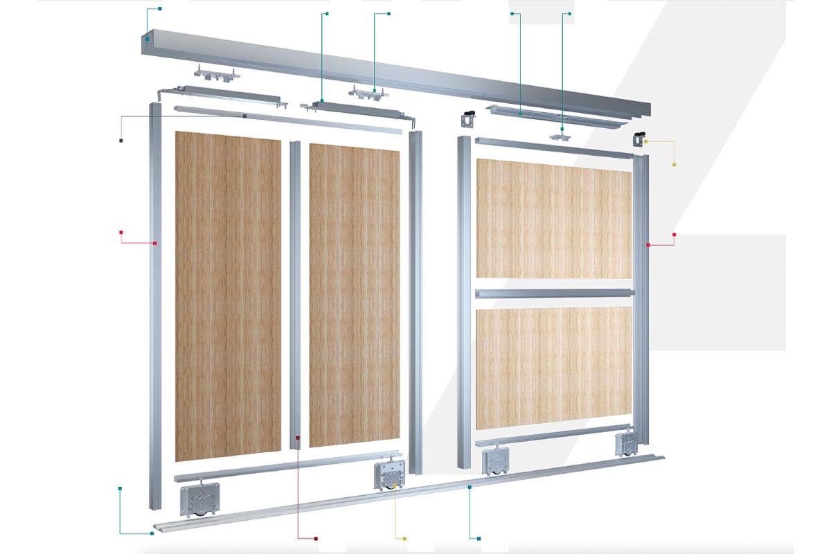 Sistem de uși glisante cu uși din lemn și feronerie metalică argintie.