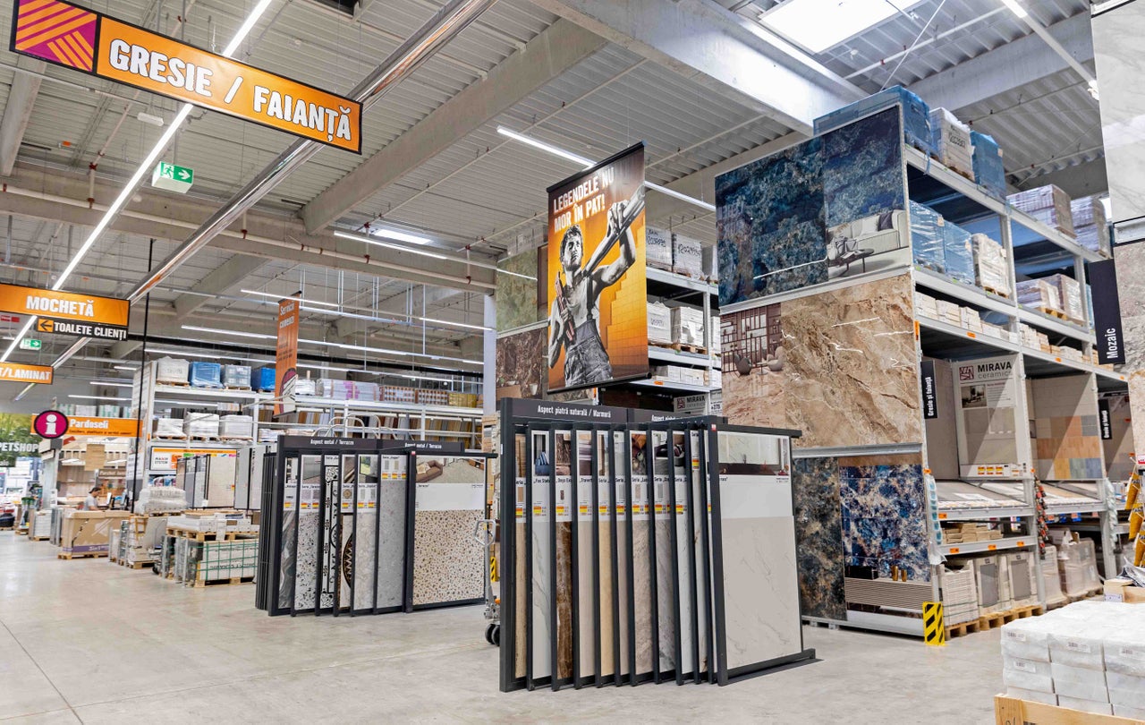 Gresie și faianță într-un magazin de bricolaj
