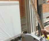 Mașină de ambalat cu material ambalat