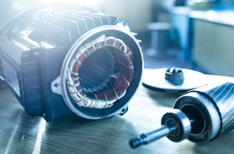 Motor electric demontat cu înfășurări
