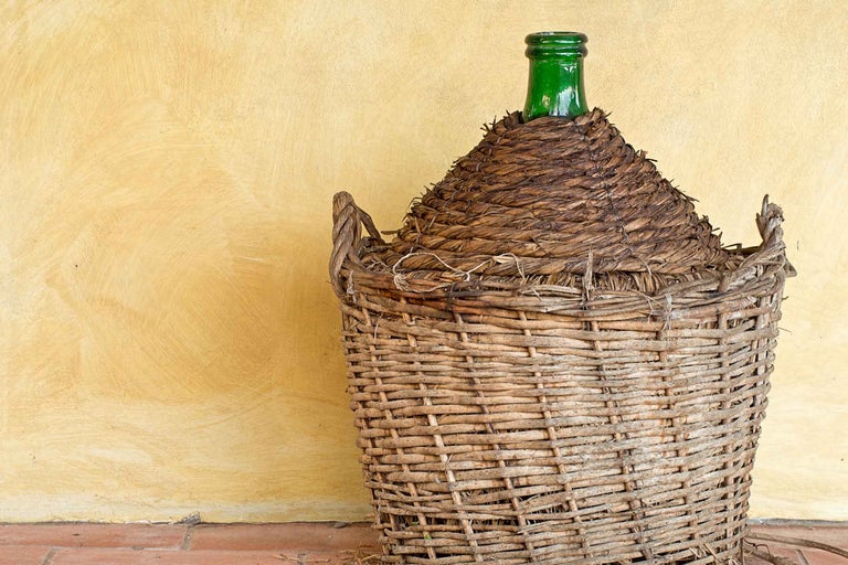 Sticlă de vin în damigeană