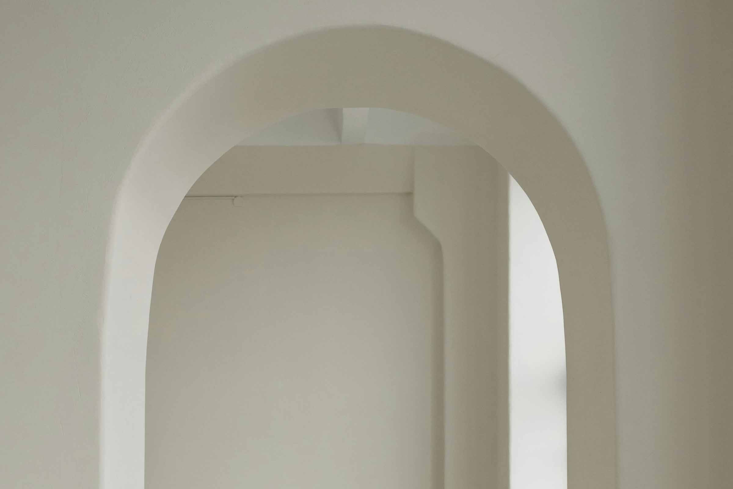Imagine de interior cu arc rotund