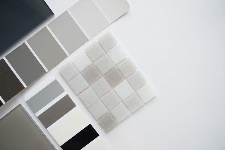 Mostre de plăci ceramice și palete de culori pentru design interior