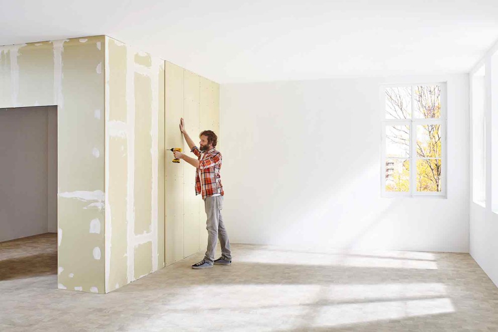 Cum să montați un tablou și un raft pe pereți din gips-carton