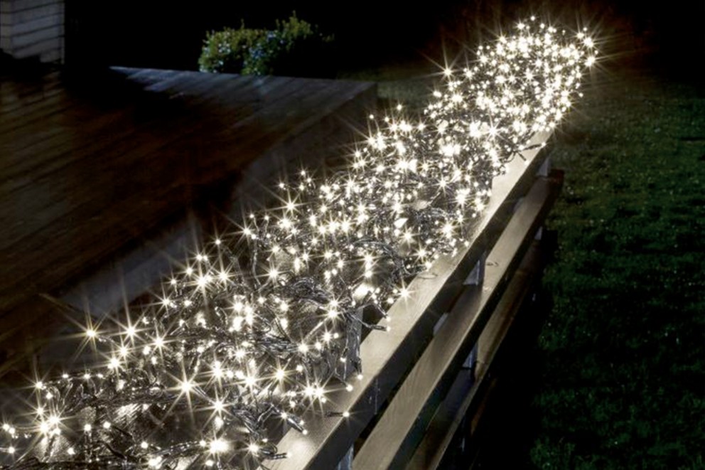 Instalatii si ghirlande luminoase pentru Craciun Instalatii si ghirlande luminoase pentru Craciun