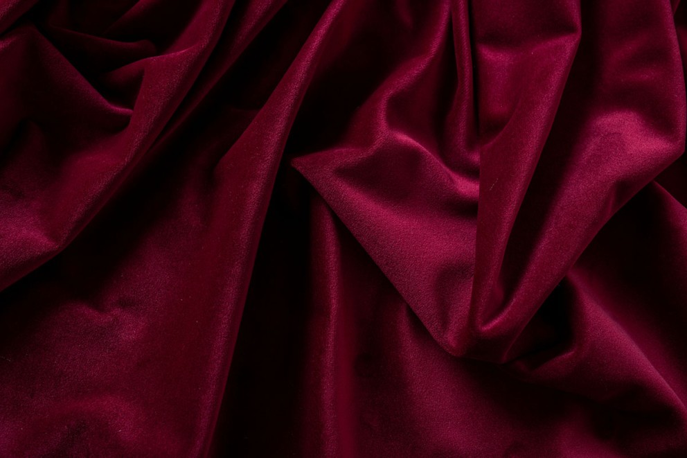 Draperie rosie opaca pentru salon foto Draperie rosie opaca pentru salon foto