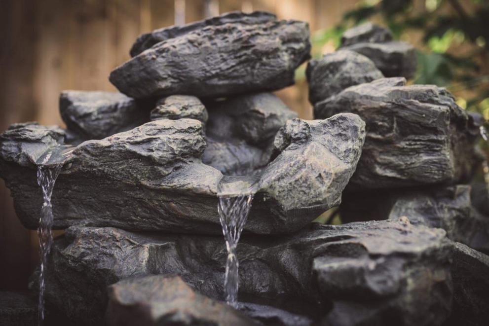 4. Fântâni din lemn fântână din piatră, cascade 4. Fântâni din lemn fântână din piatră, cascade
