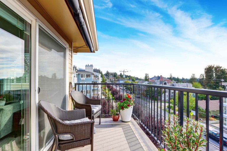 Amenajarea unui balcon deschis - Idei practice pentru spații mici și înguste Amenajarea unui balcon deschis - Idei practice pentru spații mici și înguste