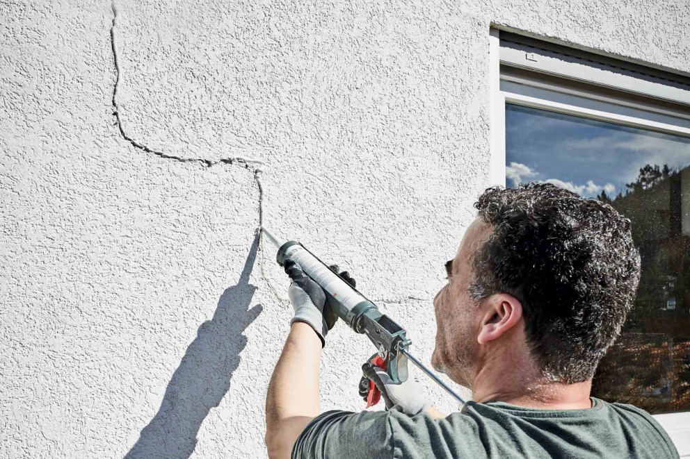 Repararea scurgerilor si a fisurilor Repararea scurgerilor si a fisurilor