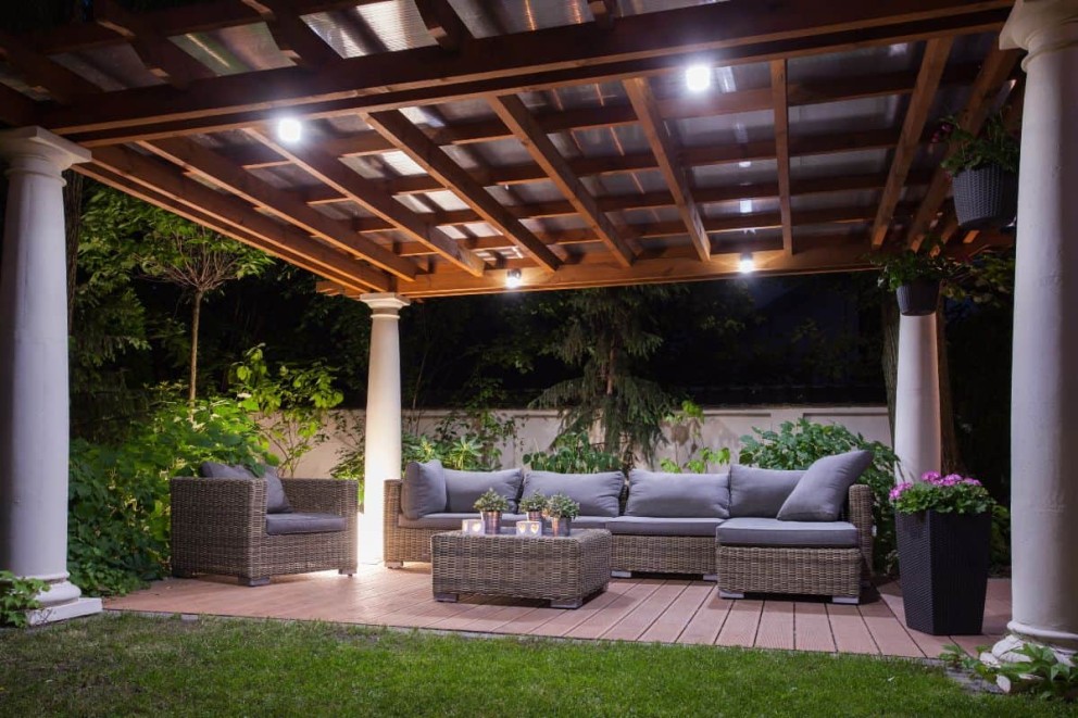Iluminatul terasei de exterior idei sfaturi si recomandari Casa terasa acoperita mobilier decoratiuni corpuri de iluminat Iluminatul terasei de exterior idei sfaturi si recomandari Casa terasa acoperita mobilier decoratiuni corpuri de iluminat