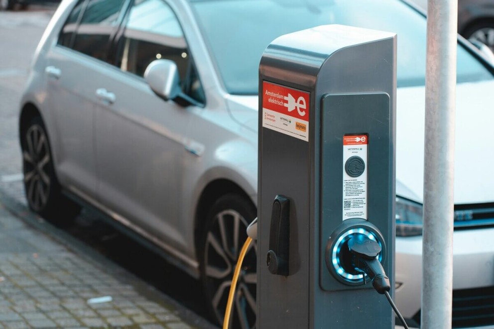 2.1. Încărcare mașină electrică. Sfaturi pentru încărcarea corectă a bateriei mașinii electrice 2.1. Încărcare mașină electrică. Sfaturi pentru încărcarea corectă a bateriei mașinii electrice
