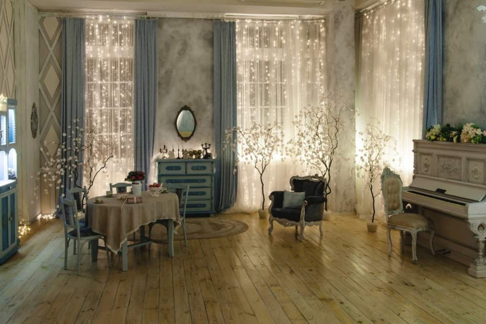 Cum să creezi un living shabby chic cu ajutorul mobilierului retro? + recomandări de bibliotecă vintage și măsuță de cafea pliabilă Cum să creezi un living shabby chic cu ajutorul mobilierului retro? + recomandări de bibliotecă vintage și măsuță de cafea pliabilă