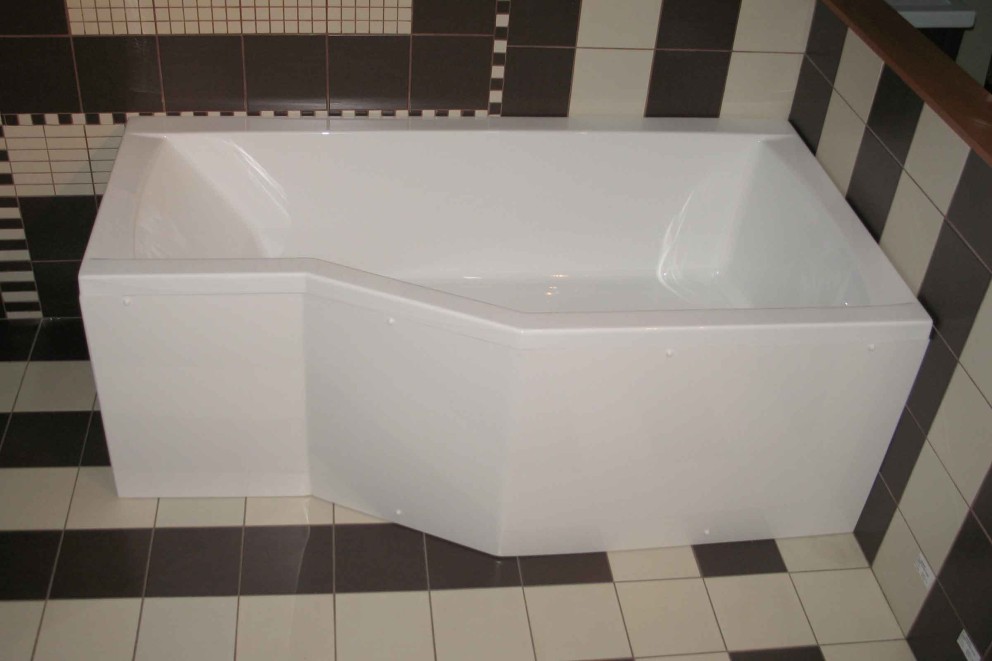 Cazi de baie cu montaj pe colt la Hornbach Cazi de baie cu montaj pe colt la Hornbach