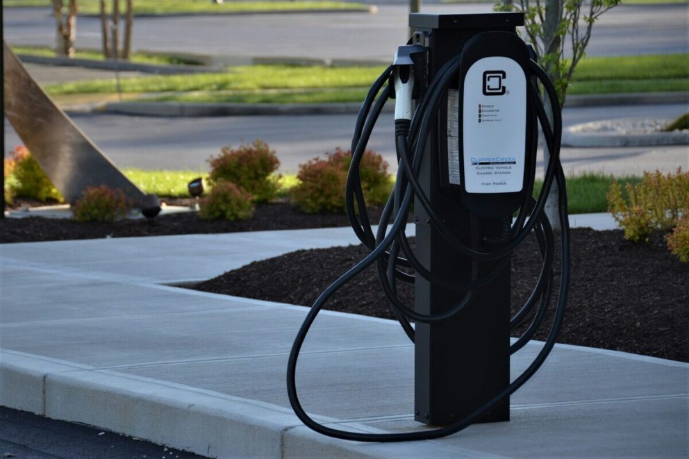 1. Montare stație încărcare electrică cum se poate încărca mașina electrică 1. Montare stație încărcare electrică cum se poate încărca mașina electrică