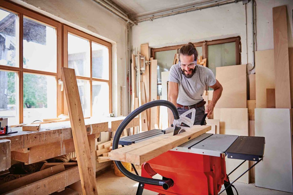 Fierastraie circulare cu masa la Hornbach Fierastraie circulare cu masa la Hornbach