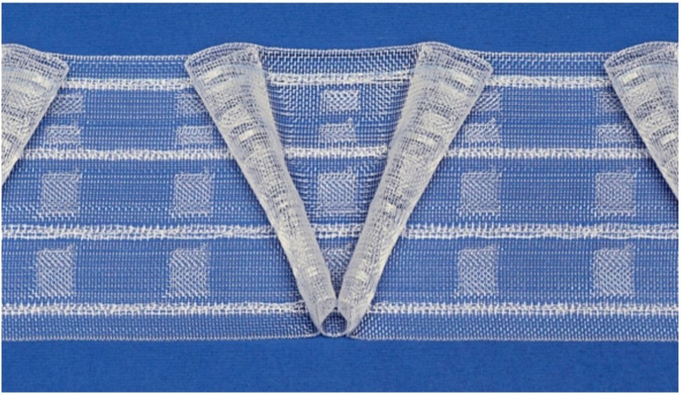Bandă de draperie pentru decorarea ferestrelor