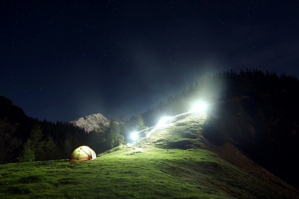 2. Cu cortul la munte. Locuri de campat cu cortul la munte obiecte necesare, sfaturi și posibile destinații (2) 2. Cu cortul la munte. Locuri de campat cu cortul la munte obiecte necesare, sfaturi și posibile destinații (2)