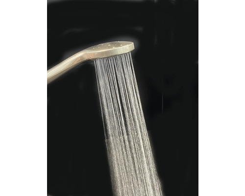 Duș de mână cu apă curgătoare