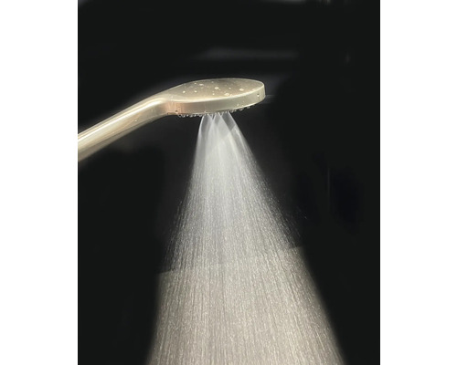 Duș de mână cu apă curgătoare